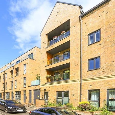Idyllic Thames Riverside Apartment With Free Parking 埃尔沃斯 外观 照片