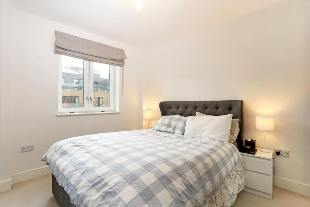 Idyllic Thames Riverside Apartment With Free Parking 埃尔沃斯 外观 照片