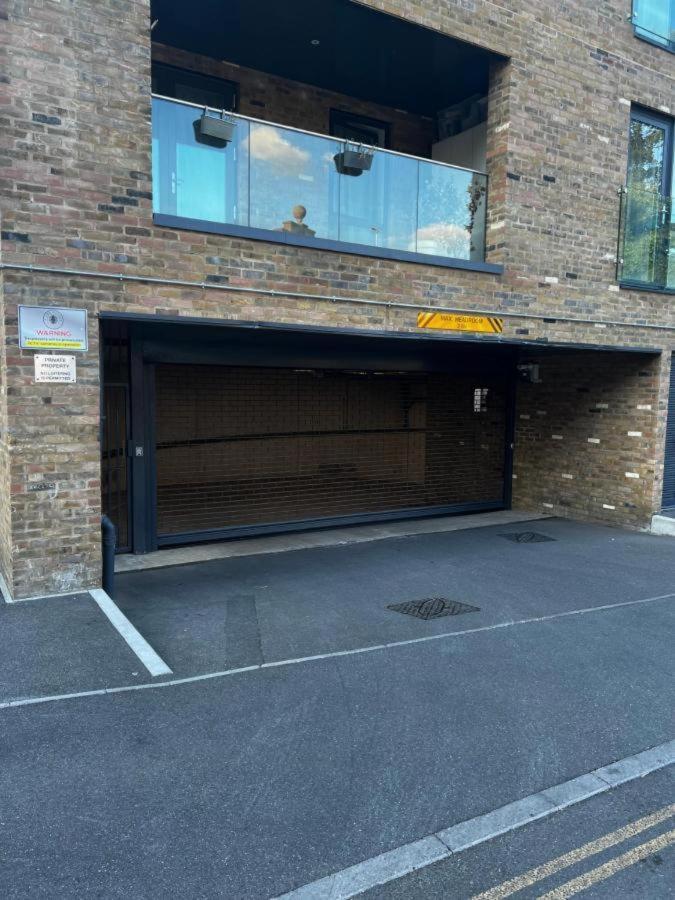Idyllic Thames Riverside Apartment With Free Parking 埃尔沃斯 外观 照片